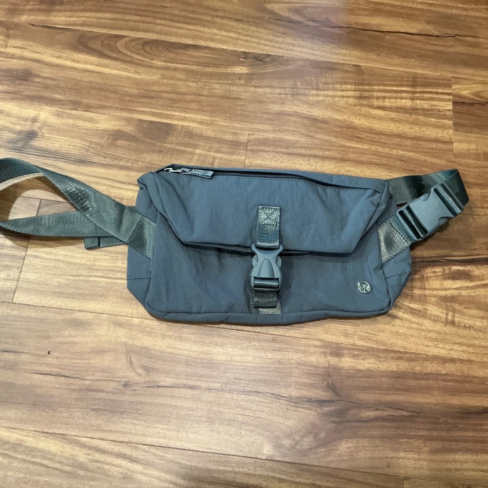 Lululemon Belt Bag Everywhere Fanny Pack OS Grey Blue Buckle Flap Crossbody